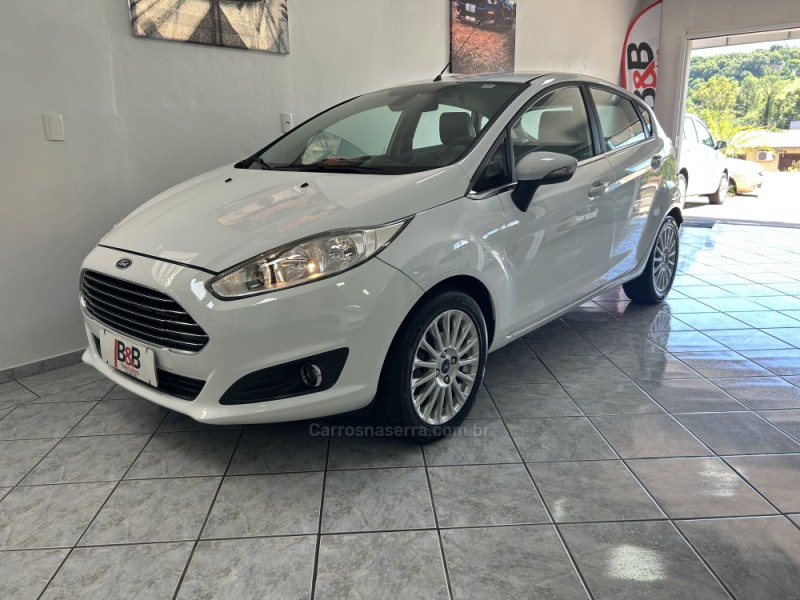 fiesta 1.6 titanium plus hatch 16v flex 4p automatico 2016 nova prata