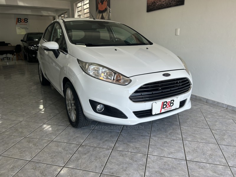 FIESTA 1.6 TITANIUM PLUS HATCH 16V FLEX 4P AUTOMÁTICO - 2016 - NOVA PRATA