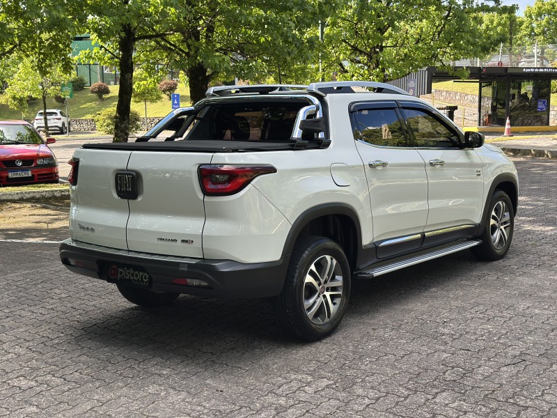 TORO 2.0 16V TURBO DIESEL VOLCANO AT9 4X4 AUTOMÁTICO - 2018 - CAXIAS DO SUL