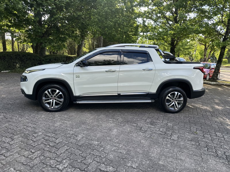 TORO 2.0 16V TURBO DIESEL VOLCANO AT9 4X4 AUTOMÁTICO - 2018 - CAXIAS DO SUL
