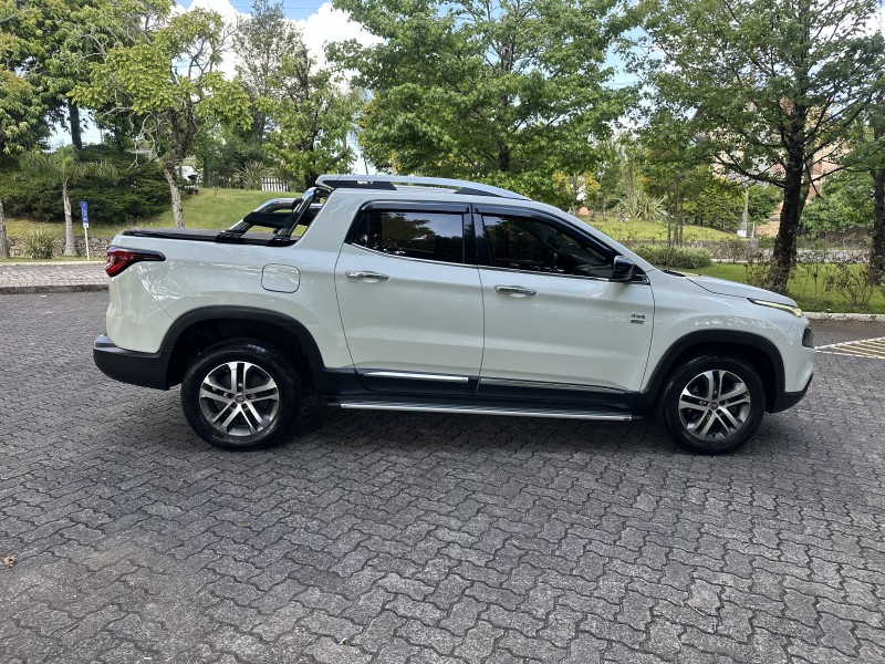 TORO 2.0 16V TURBO DIESEL VOLCANO AT9 4X4 AUTOMÁTICO - 2018 - CAXIAS DO SUL