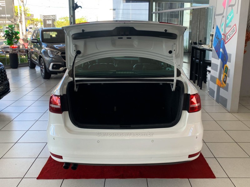 JETTA 2.0 COMFORTLINE FLEX 4P TIPTRONIC - 2016 - PORTO ALEGRE