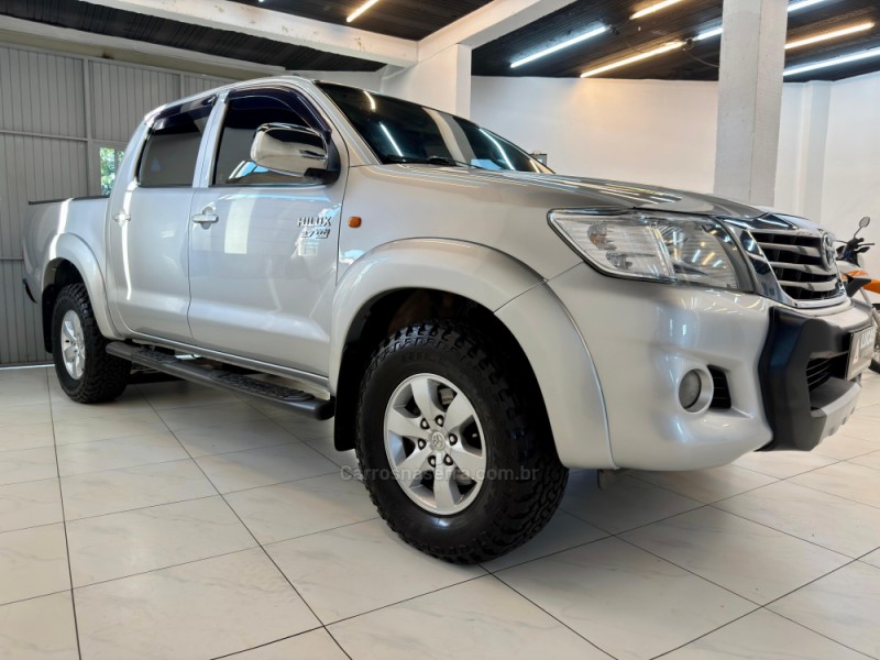hilux 2.7 sr 4x2 cd 16v gasolina 4p automatico 2012 bom retiro do sul