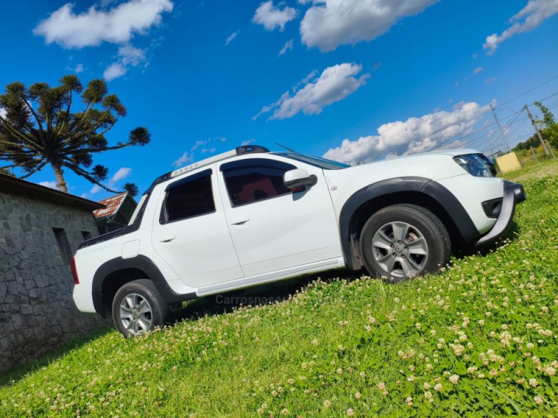 DUSTER OROCH 2.0 16V FLEX DYNAMIQUE AT 4P AUTOMÁTICO - 2018 - CAXIAS DO SUL