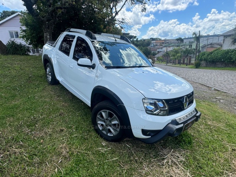 DUSTER OROCH 2.0 16V FLEX DYNAMIQUE AT 4P AUTOMÁTICO - 2018 - CAXIAS DO SUL