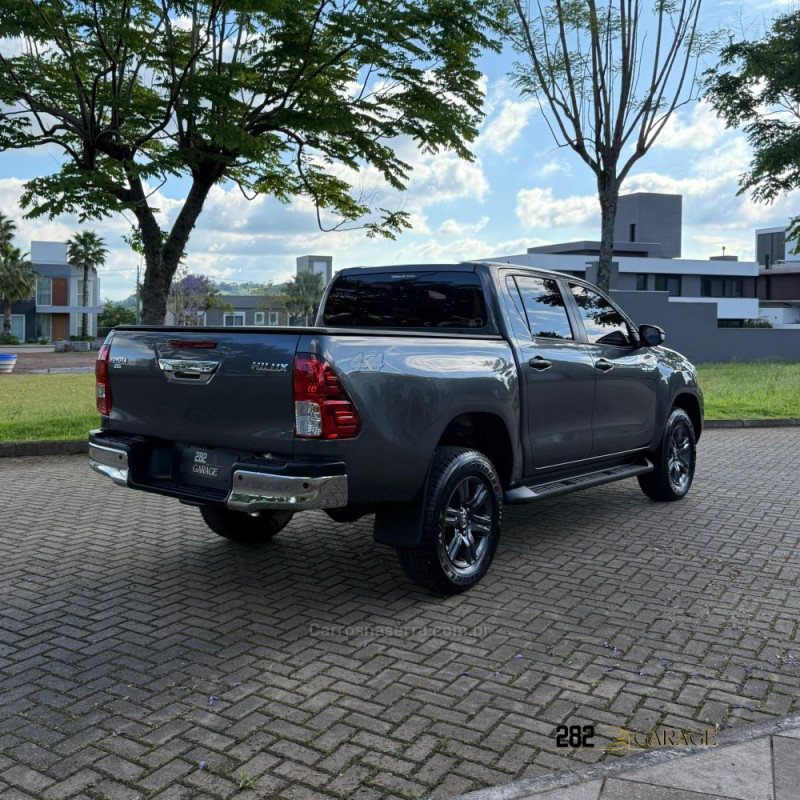 HILUX 2.8 SR 4X4 CD 16V DIESEL 4P AUTOMÁTICO - 2024 - FARROUPILHA