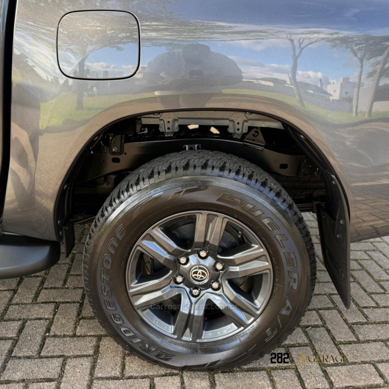 HILUX 2.8 SR 4X4 CD 16V DIESEL 4P AUTOMÁTICO - 2024 - FARROUPILHA