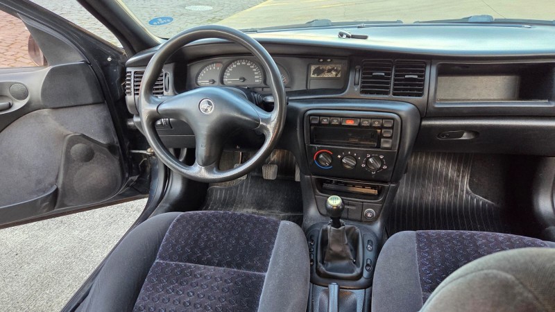 VECTRA 2.0 MPFI GLS 8V GASOLINA 4P MANUAL - 1999 - CAXIAS DO SUL