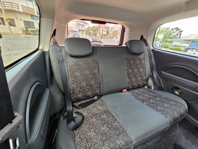 UNO 1.0 VIVACE 8V FLEX 2P MANUAL - 2012 - CAXIAS DO SUL