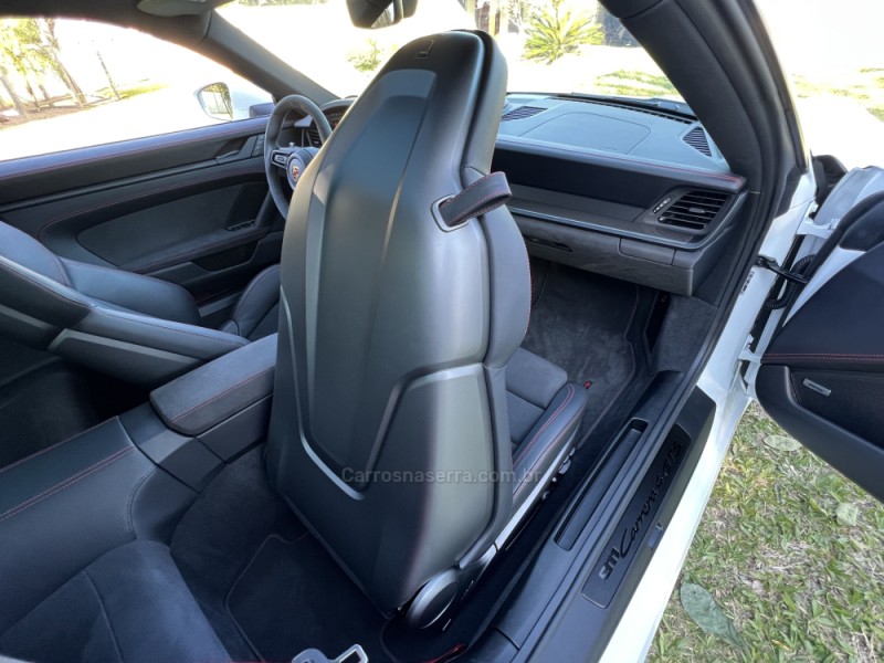 911 3.0 24V CARRERA GTS GASOLINA 2P AUTOMÁTICO - 2024 - PORTO ALEGRE