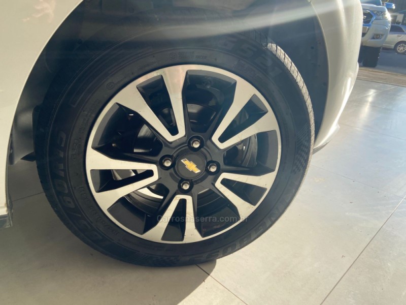 ONIX 1.4 MPFI LTZ 8V FLEX 4P MANUAL - 2015 - CANELA