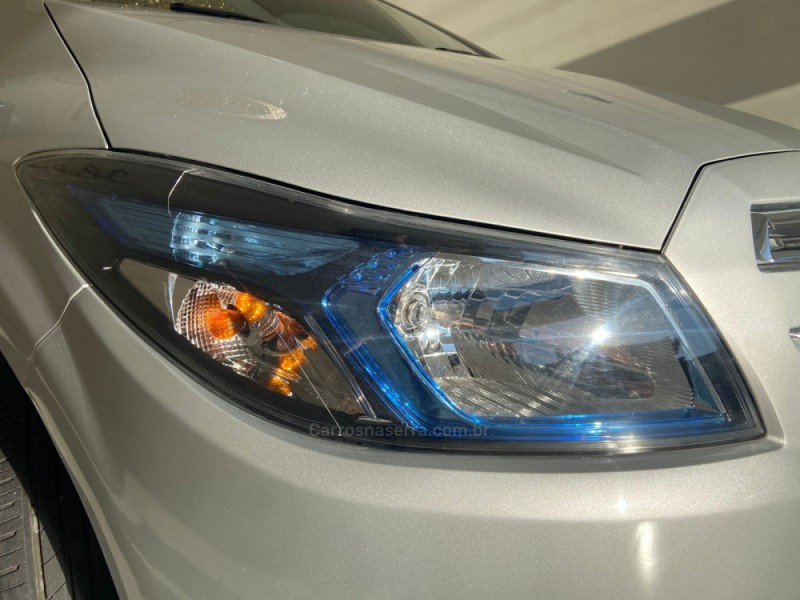 ONIX 1.4 MPFI LTZ 8V FLEX 4P MANUAL - 2015 - CANELA