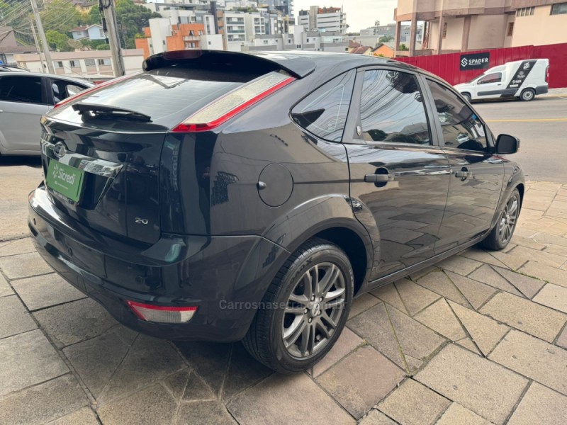 FOCUS 2.0 GHIA 16V FLEX 4P MANUAL - 2009 - GARIBALDI