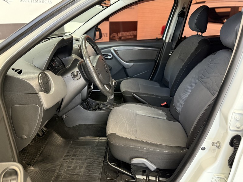 DUSTER 2.0 TECH ROAD II 4X2 16V FLEX 4P MANUAL - 2014 - CAXIAS DO SUL