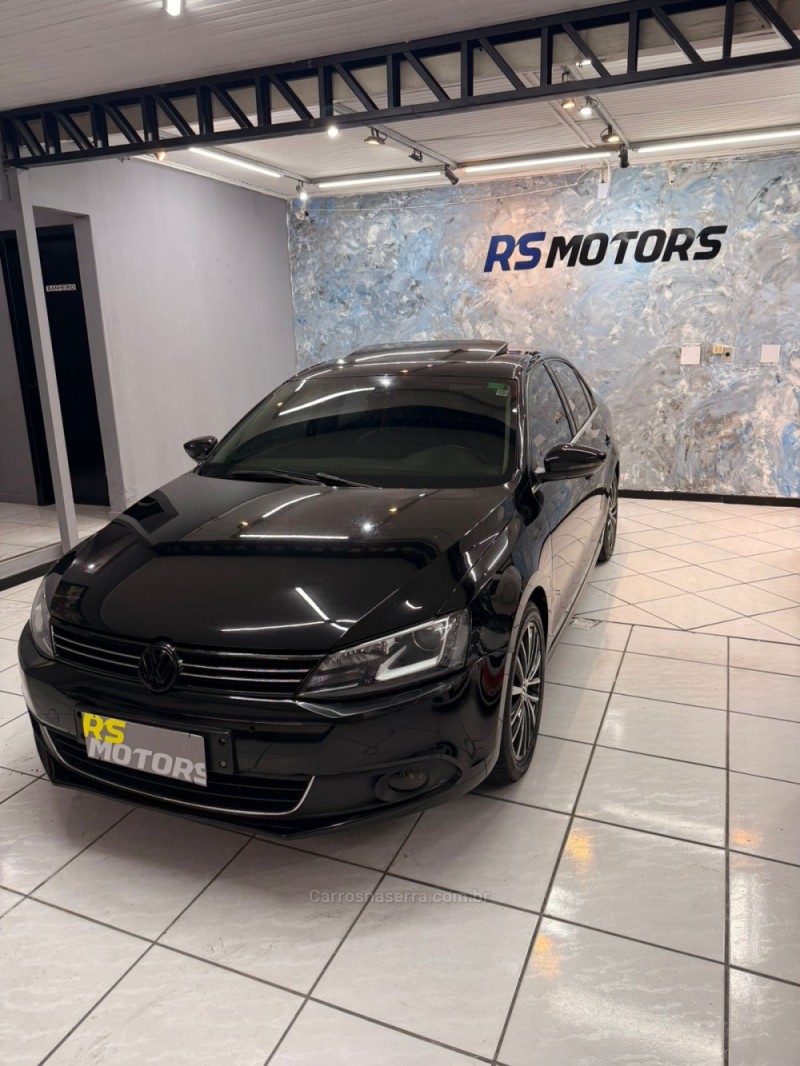 JETTA 2.0 TSI HIGHLINE 211CV GASOLINA 4P TIPTRONIC - 2014 - CAXIAS DO SUL