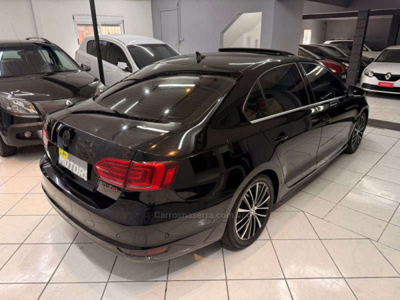 JETTA 2.0 TSI HIGHLINE 211CV GASOLINA 4P TIPTRONIC - 2014 - CAXIAS DO SUL