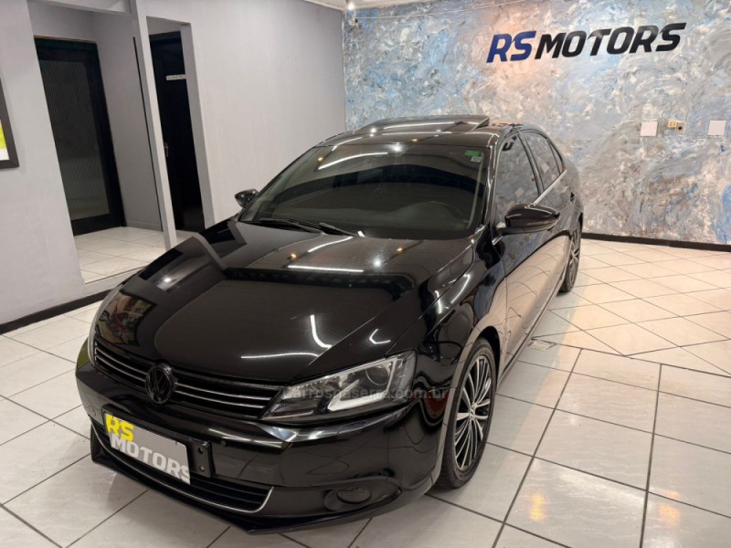 JETTA 2.0 TSI HIGHLINE 211CV GASOLINA 4P TIPTRONIC - 2014 - CAXIAS DO SUL