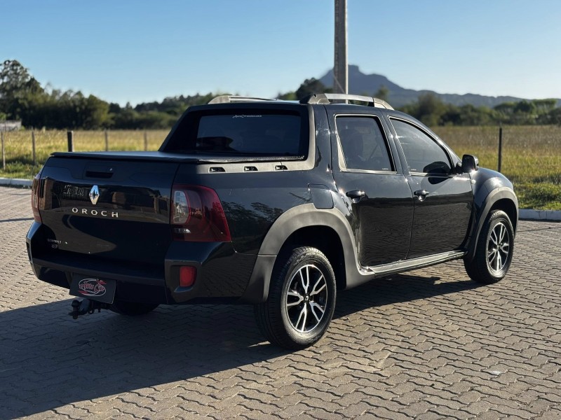 OROCH 1.6 16V EXPRESS FLEX 4P MANUAL - 2020 - CANDELáRIA