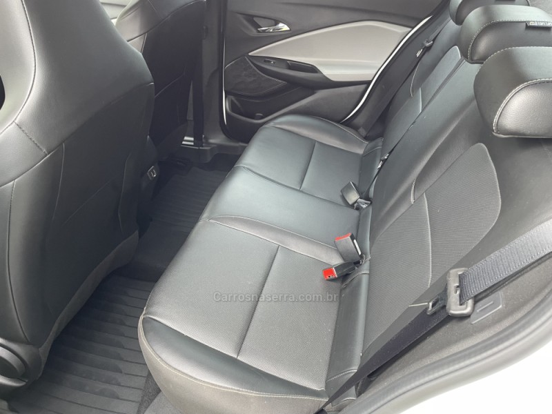 ONIX 1.0	PREMIER PLUS 12V TURBO FLEX 4P AUTOMÁTICO - 2023 - GUAPORé