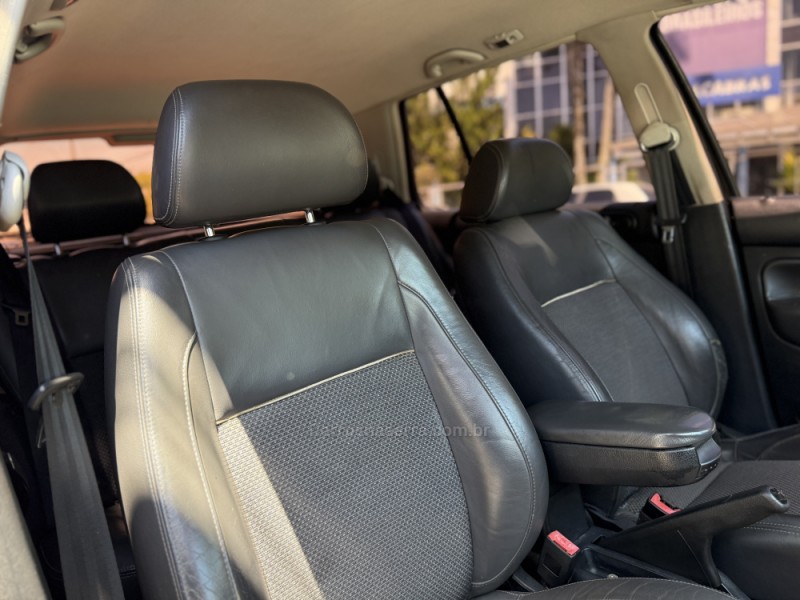 GOLF 1.6 MI SPORTLINE 8V FLEX 4P MANUAL - 2010 - PAROBé