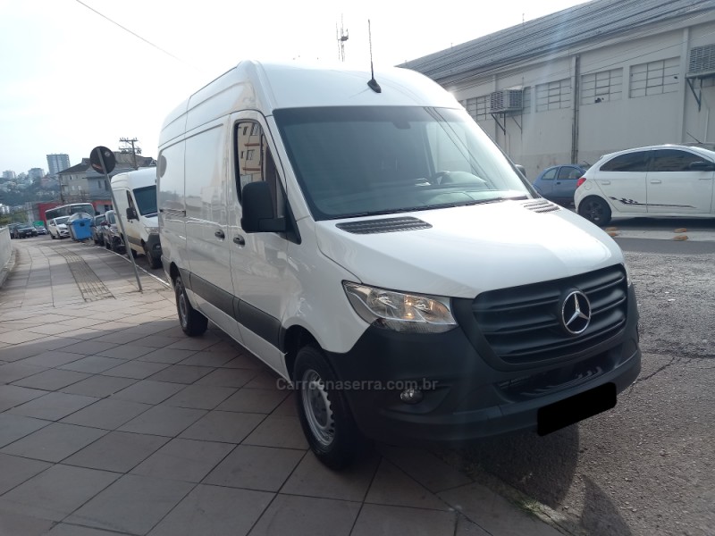 SPRINTER 2.2 FURGÃO 416 LONGO TETO ALTO DIESEL 3P MANUAL - 2022 - BENTO GONçALVES