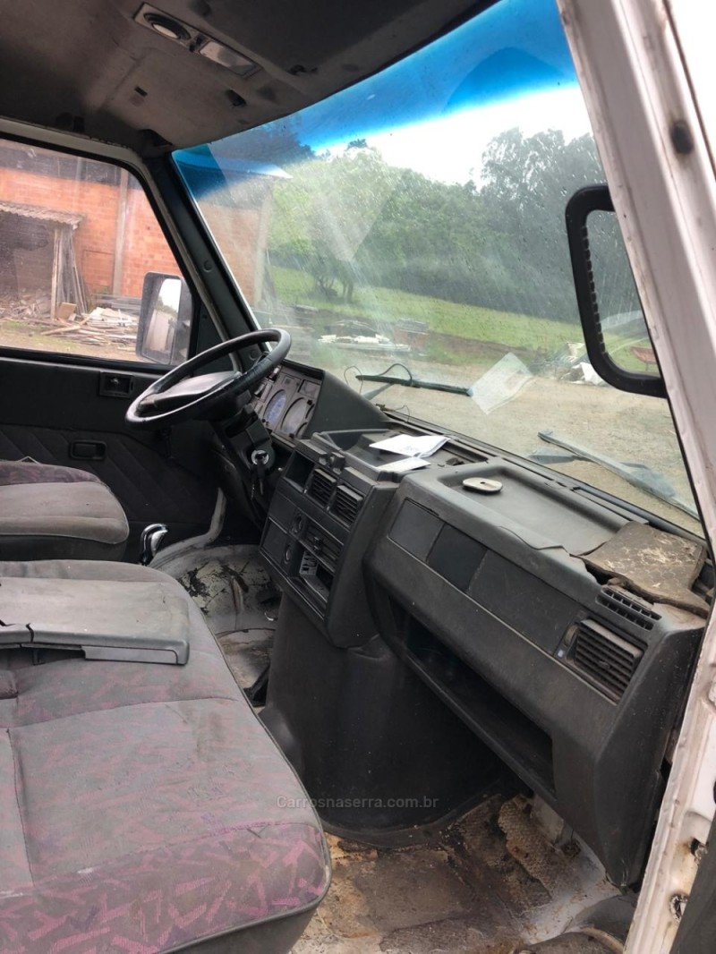 DAILY 35.10 CHASSI CABINE LONGA DIESEL MANUAL - 2005 - FLORES DA CUNHA