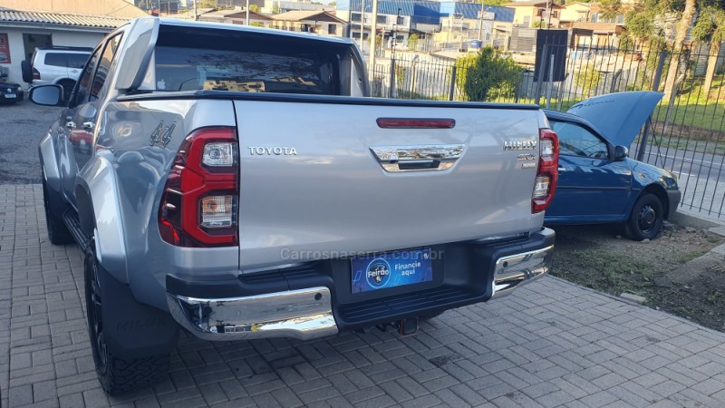 HILUX 2.8 SRX PLUS 4X4 CD TURBO DIESEL 4P AUTOMÁTICO - 2025 - CAXIAS DO SUL