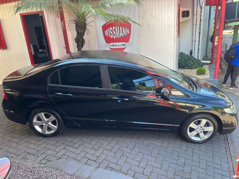 CIVIC 1.8 LXS 16V FLEX 4P MANUAL - 2008 - TRêS COROAS
