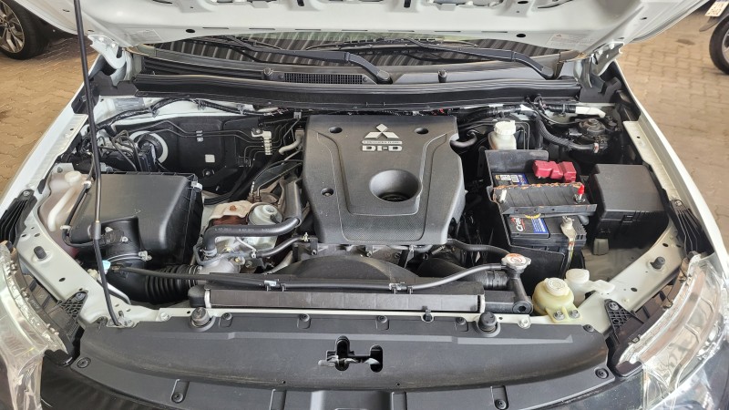 L200 TRITON 2.4 16V TURBO DIESEL SPORT GLS CD 4P 4X4 MANUAL - 2022 - GARIBALDI