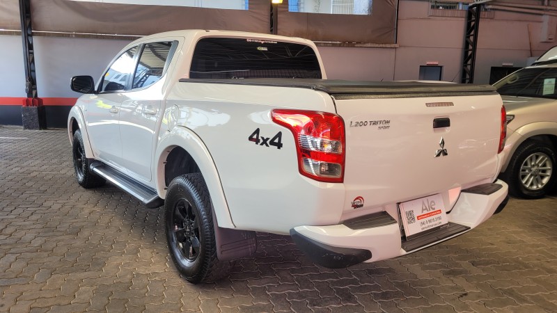 L200 TRITON 2.4 16V TURBO DIESEL SPORT GLS CD 4P 4X4 MANUAL - 2022 - GARIBALDI