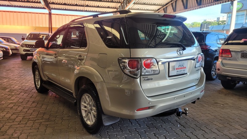 HILUX SW4 3.0 SRV 4X4 7 LUGARES 16V TURBO INTERCOOLER DIESEL 4P AUTOMÁTICO - 2014 - GARIBALDI