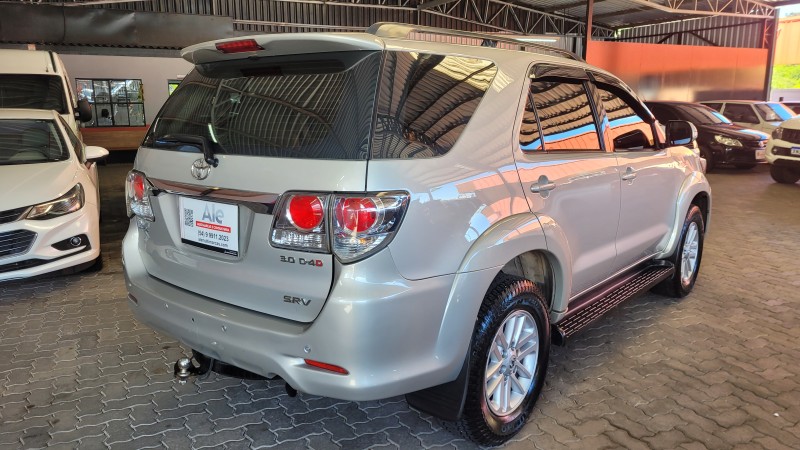 HILUX SW4 3.0 SRV 4X4 7 LUGARES 16V TURBO INTERCOOLER DIESEL 4P AUTOMÁTICO - 2014 - GARIBALDI