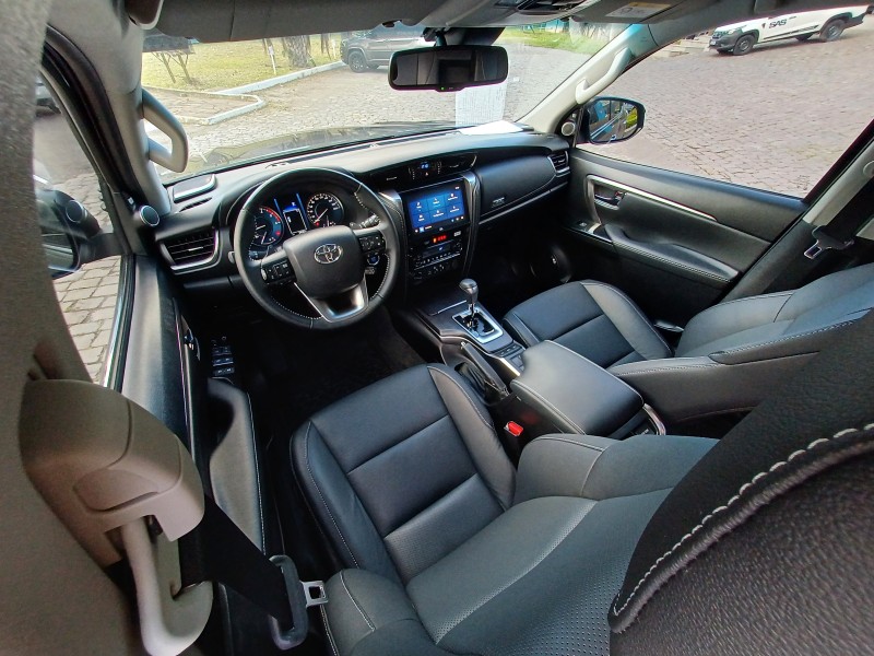 HILUX SW4 2.8 SRX 4X4 16V TURBO INTERCOOLER DIESEL 4P AUTOMÁTICO - 2024 - FLORES DA CUNHA