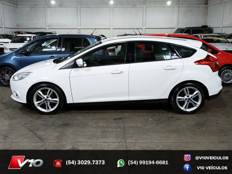 FOCUS 2.0 SE HATCH 16V FLEX 4P AUTO - 2014 - CAXIAS DO SUL