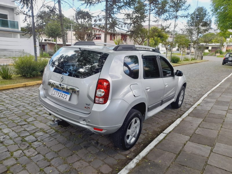 DUSTER 1.6 DYNAMIQUE 4X2 16V FLEX 4P MANUAL - 2017 - FARROUPILHA