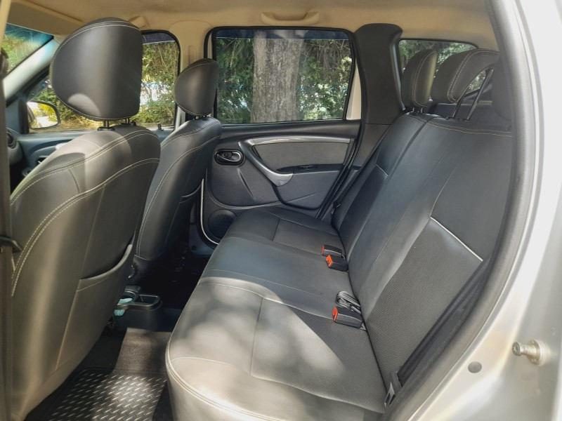 DUSTER 1.6 DYNAMIQUE 4X2 16V FLEX 4P MANUAL - 2017 - FARROUPILHA