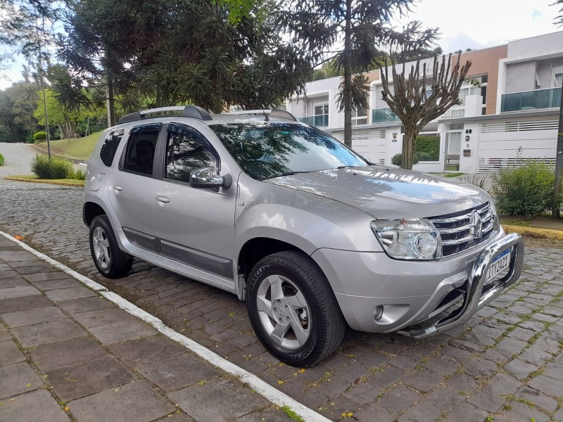 DUSTER 1.6 DYNAMIQUE 4X2 16V FLEX 4P MANUAL - 2017 - FARROUPILHA