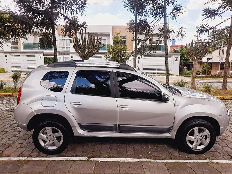 DUSTER 1.6 DYNAMIQUE 4X2 16V FLEX 4P MANUAL - 2017 - FARROUPILHA