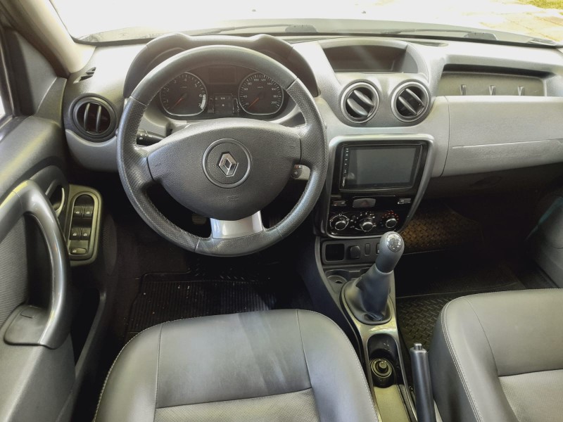 DUSTER 1.6 DYNAMIQUE 4X2 16V FLEX 4P MANUAL - 2017 - FARROUPILHA