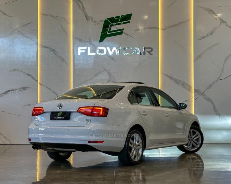 JETTA 2.0 TSI HIGHLINE 211CV GASOLINA 4P DSG - 2016 - GARIBALDI