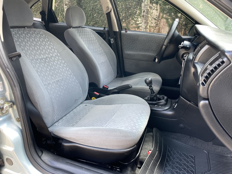 VECTRA 2.0 MPFI GL 8V GASOLINA 4P MANUAL - 2003 - CAXIAS DO SUL