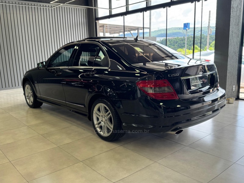 C 200 1.8 CGI TOURING AVANTGARDE 16V GASOLINA 4P AUTOMÁTICO - 2011 - DOIS IRMãOS