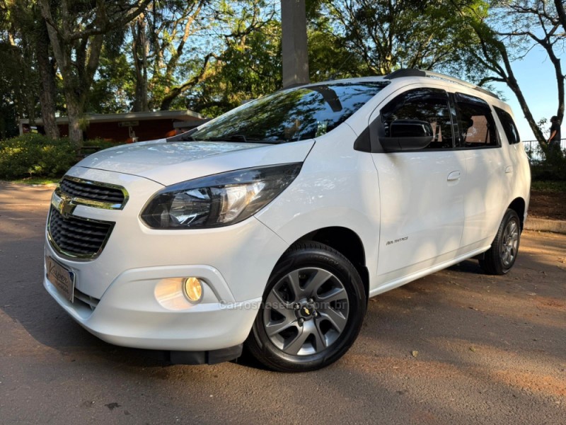 spin 1.8 advantage 8v flex 4p automatico 2017 dois irmaos