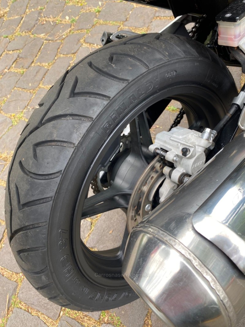 CB 300R  - 2013 - LAJEADO