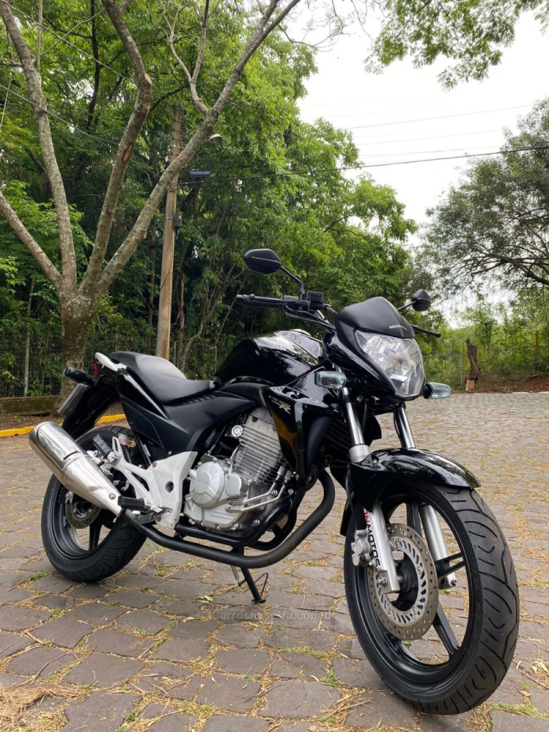 cb 300r  2013 lajeado