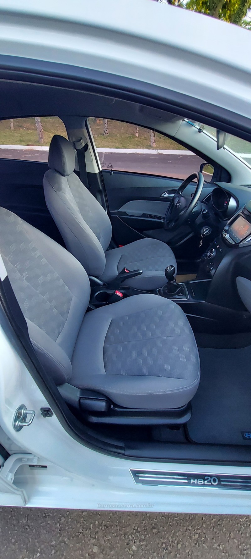 HB20S 1.6 COMFORT PLUS 16V FLEX 4P MANUAL - 2016 - BOM PRINCíPIO