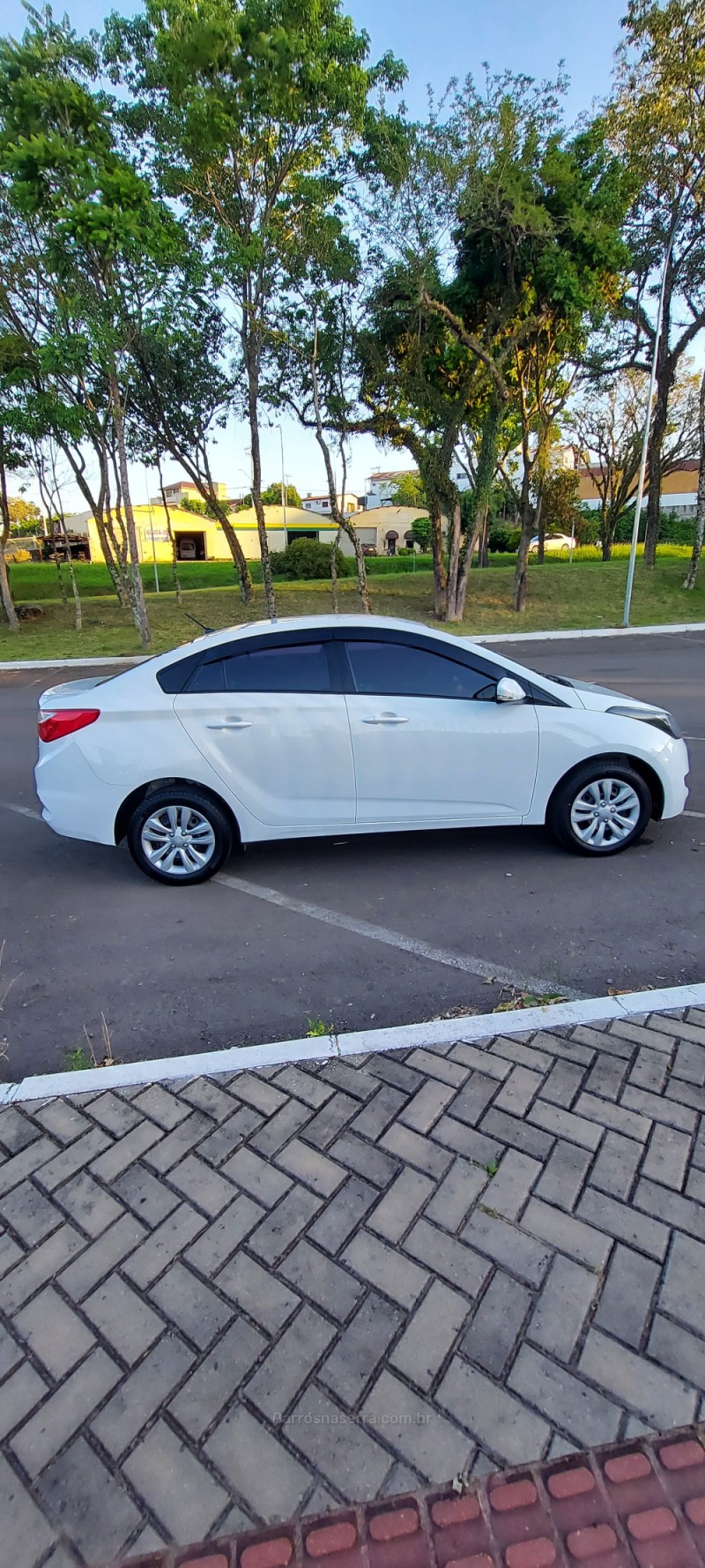 HB20S 1.6 COMFORT PLUS 16V FLEX 4P MANUAL - 2016 - BOM PRINCíPIO