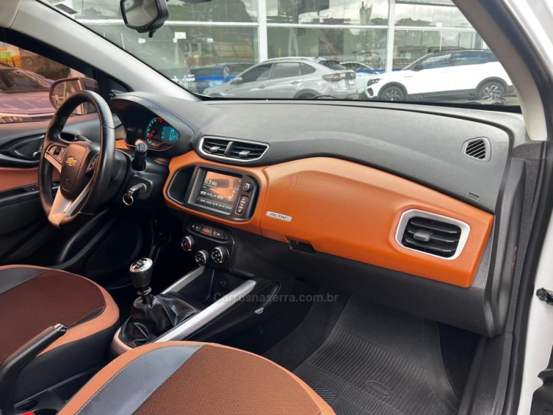 ONIX 1.4 MPFI ACTIV 8V FLEX 4P MANUAL - 2018 - NOVA PETRóPOLIS