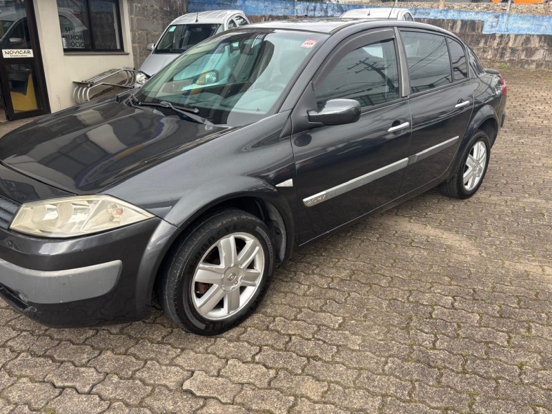 MÉGANE 2.0 DYNAMIQUE GRAND TOUR 16V GASOLINA 4P MANUAL - 2007 - FARROUPILHA