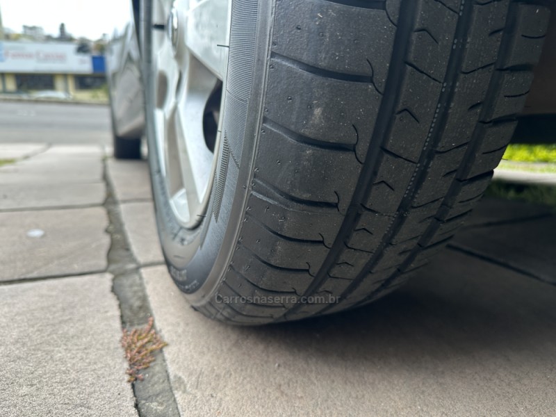 TIIDA 1.8 S 16V FLEX 4P MANUAL - 2011 - CAXIAS DO SUL